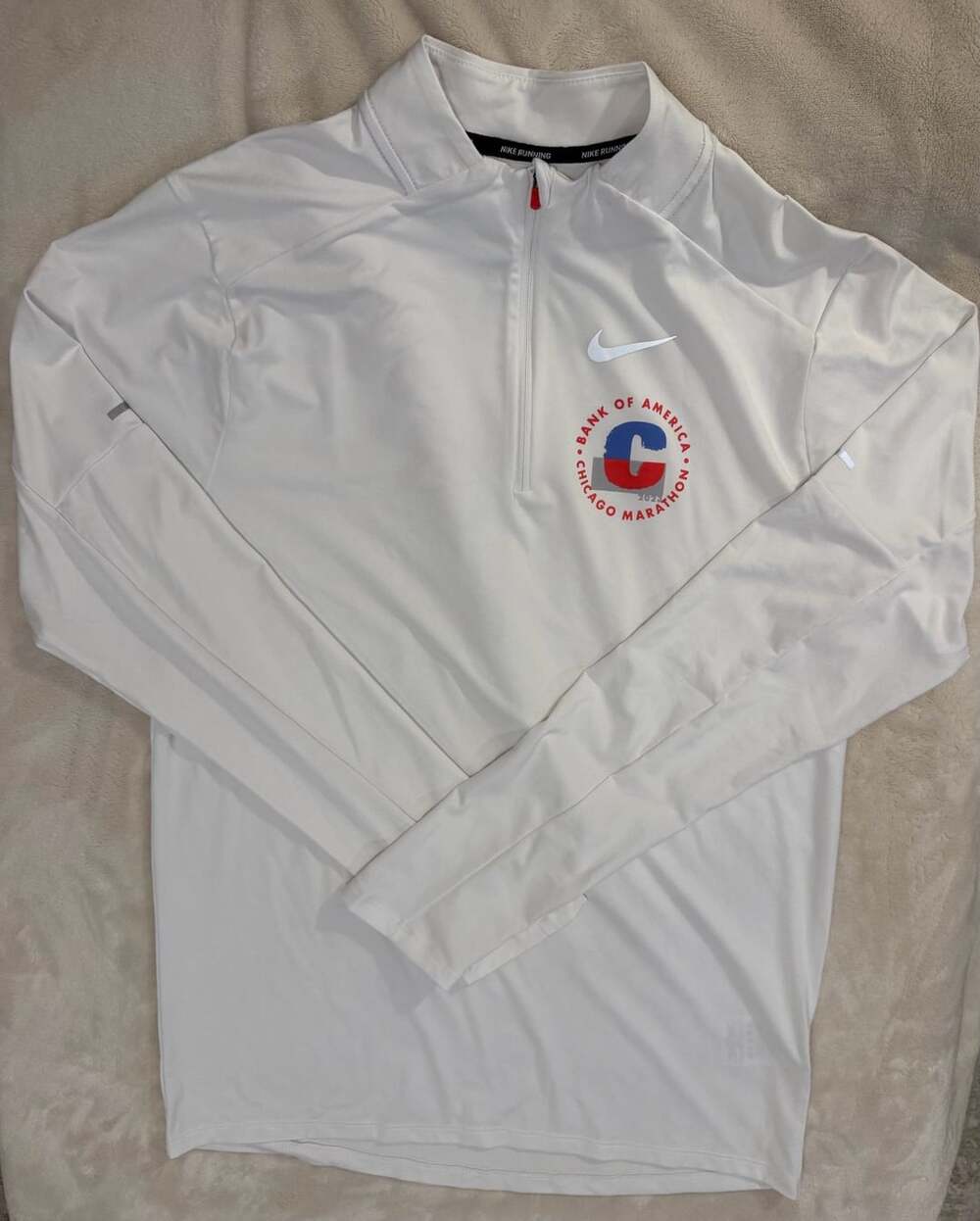 Nike Dri-FIT Chicago Marathon 1/2 Zip Size S White Running Top